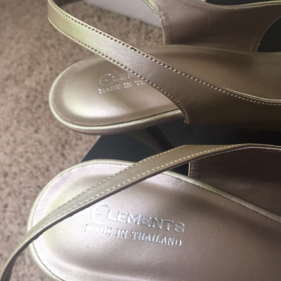 Sandals - Picture 4 of 4